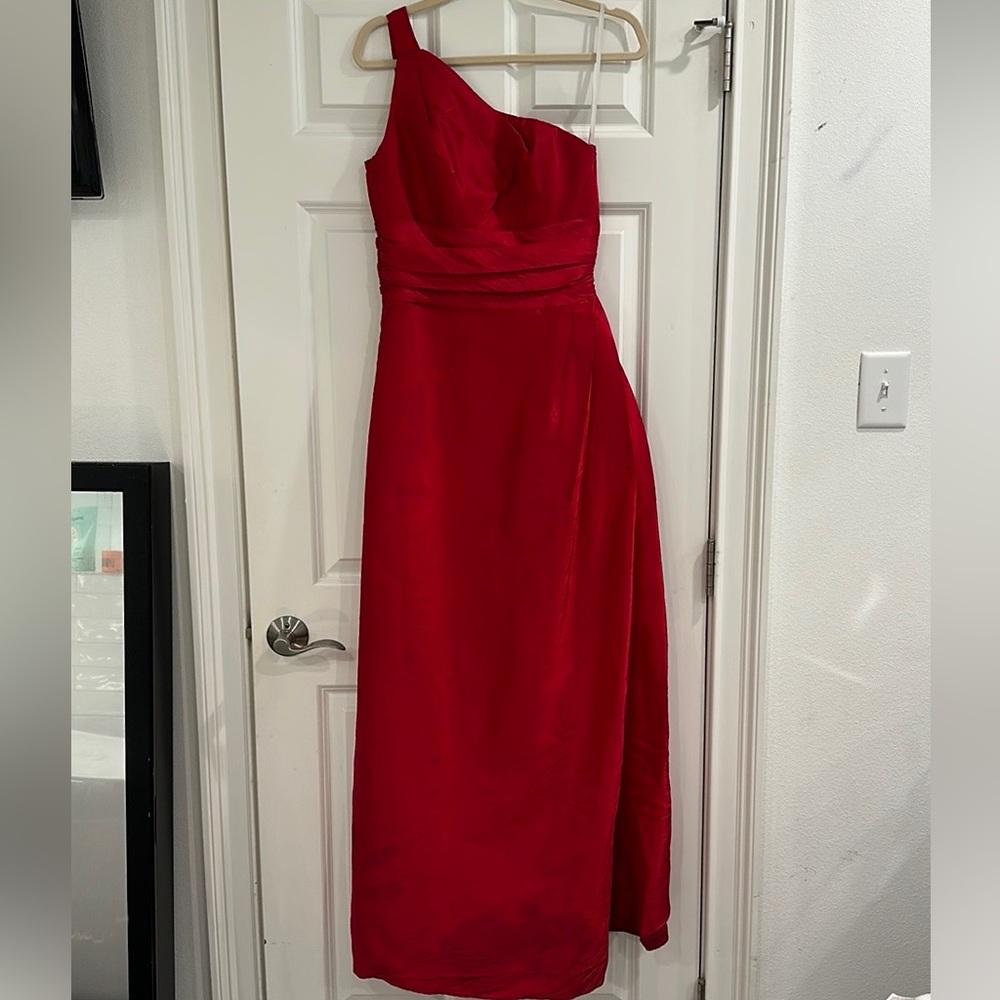 Alvina Valenta Maids New York Formal Gown